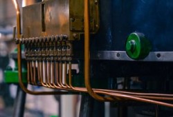 便宜黑客联系方式真的靠谱吗？揭秘低价背后的巨大风险与合法替代方案