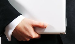 黑客在线接单免费黑客网靠谱吗？揭秘隐藏风险与安全选择指南