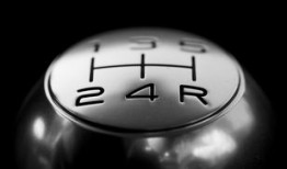 黑客在线接单的资料大全：揭秘灰色市场风险与合法安全服务选择