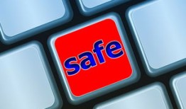 24小时接免费黑客网站安全吗？揭秘背后陷阱与防护指南