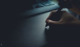 揭秘黑客雇佣平台QQ：如何识别并防范网络黑产陷阱，保护个人信息与财产安全