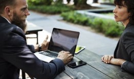 黑客在线qq接单可信吗？揭秘99%骗局真相，教你安全避坑