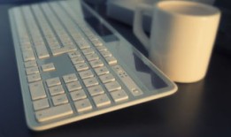 黑客24小时在线接单交易：揭秘地下服务市场的风险与正规防护方案